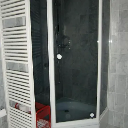 Apartment Fuer 5 Personen In Radewege- Berlin By Interhome