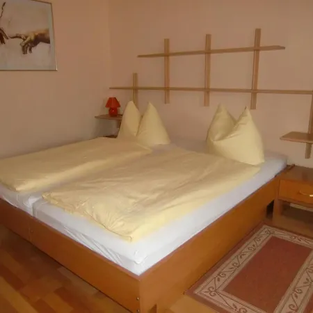 Fuer 5 Personen In Radewege- Berlin By Interhome Apartment *