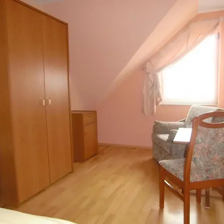 Apartment Fuer 5 Personen In Radewege- Berlin By Interhome *