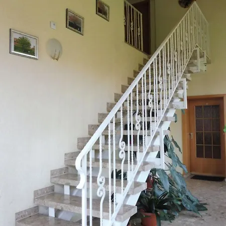 Fuer 5 Personen In Radewege- Berlin By Interhome Radewege