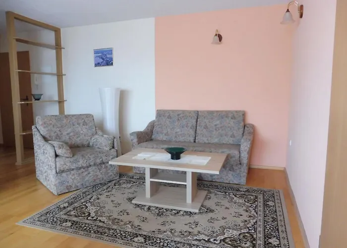 Apartment Fuer 5 Personen In Radewege- Berlin By Interhome