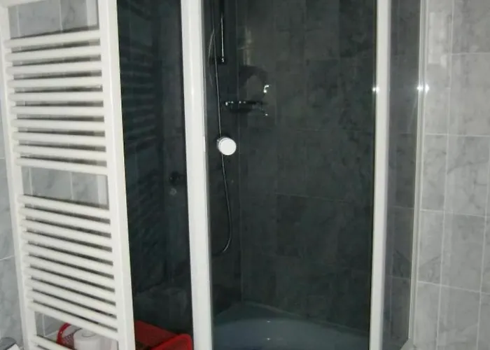 Apartment Fuer 5 Personen In Radewege- Berlin By Interhome