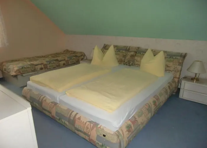 Apartment Fuer 5 Personen In Radewege- Berlin By Interhome Radewege