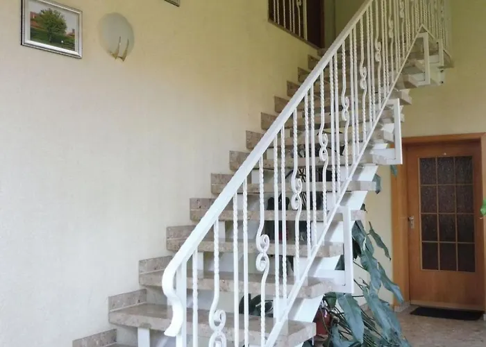 Fuer 5 Personen In Radewege- Berlin By Interhome Radewege